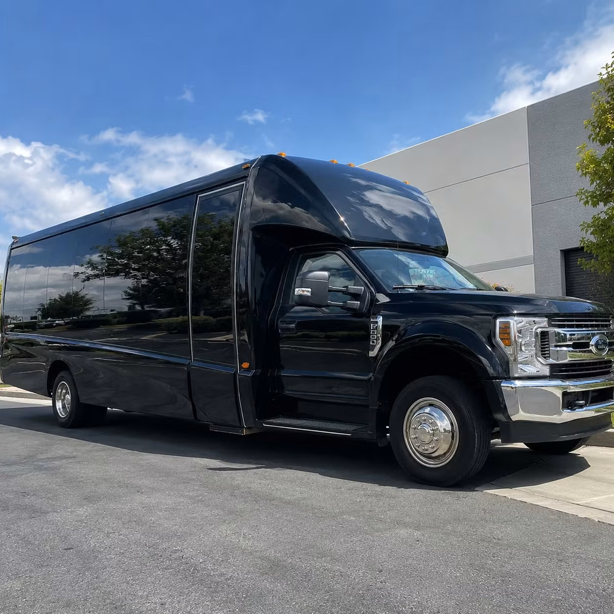bus rentals for woodbridge proms homecomings